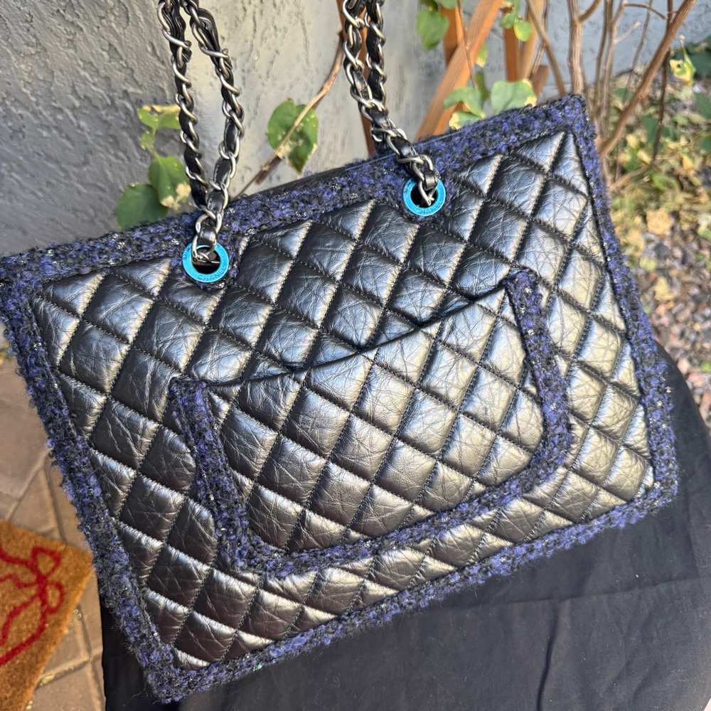 Chanel Calf Leather & Tweed Grand Shopping Secrets Tote - Picture 4 of 14